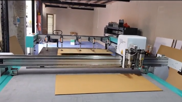 Cardboard Carton Box CNC Cutting Making Machine